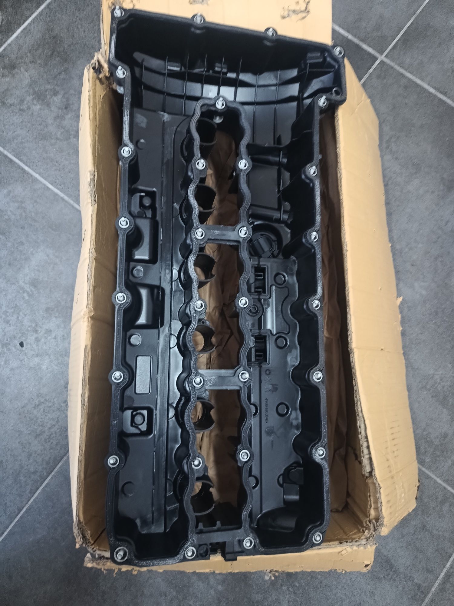 Капак глава за BMW e90 e91 e60 f10 f11 бензин