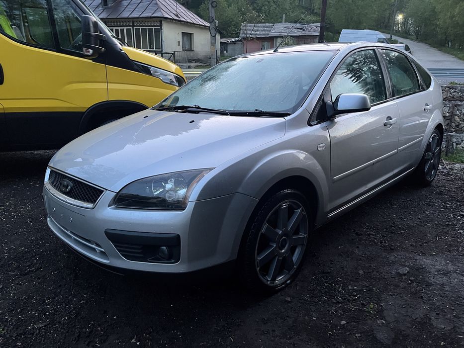 Dezmenbrez ford focus 2008