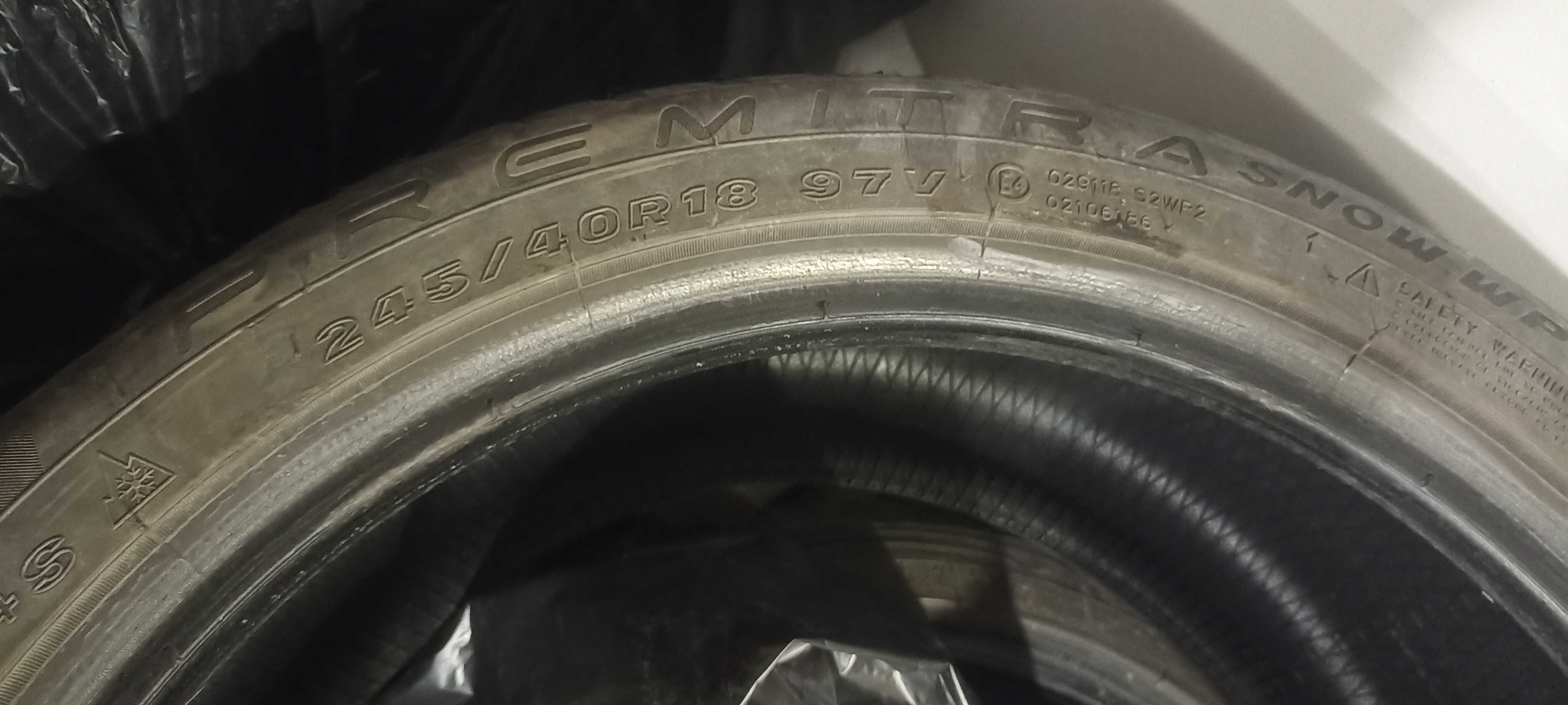 Maxxis 245/40/R18 зимни