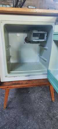 Хладилник (мини бар)