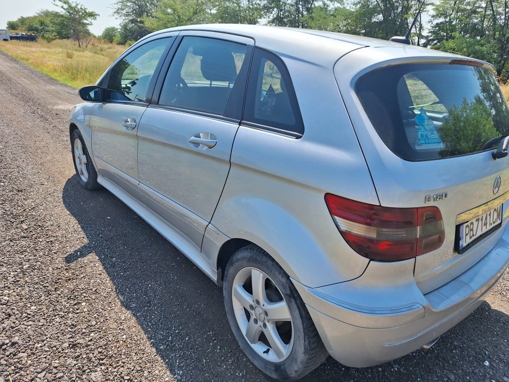 Продава се Мерцедес  В 180 CDI