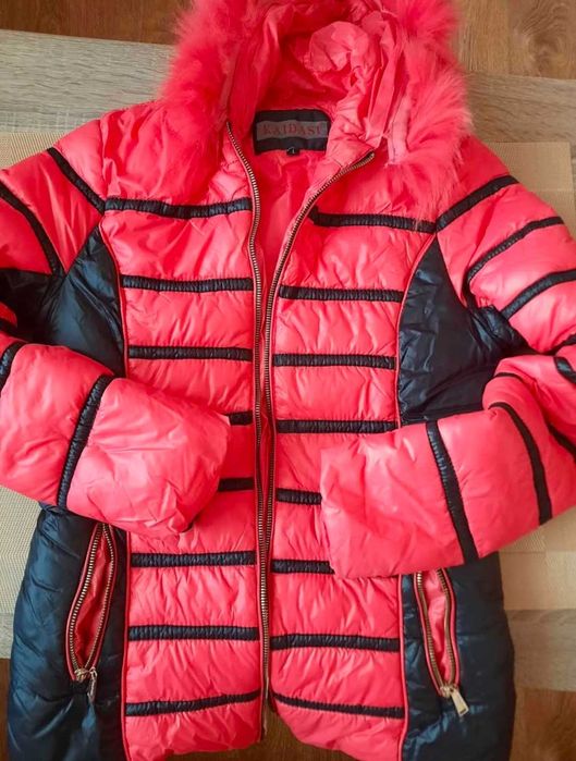 Дамско яке с качулка