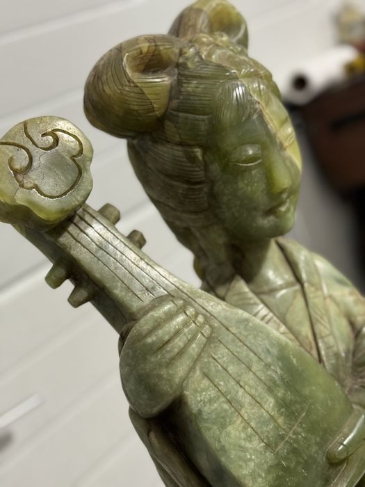 Statueta chinezeasca din jad verde