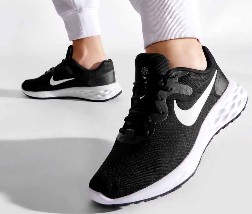 Маратонки NIKE Revolution номер 44