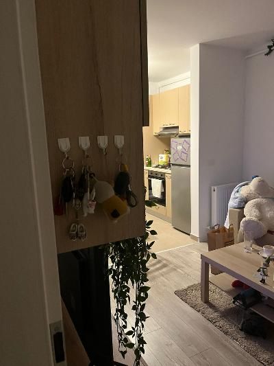 Inchiriez apartament