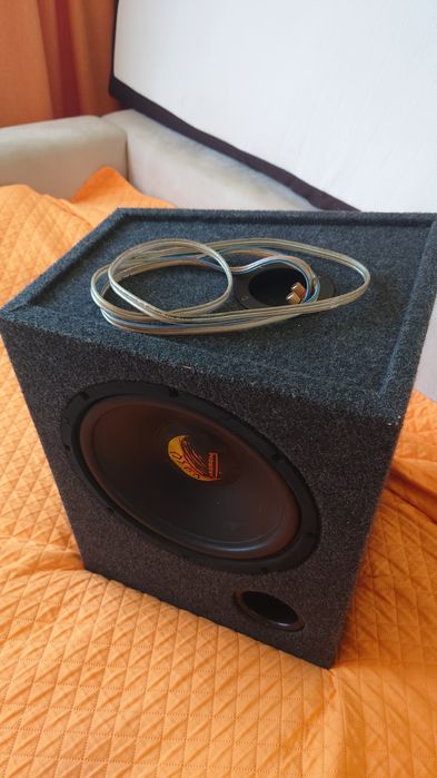 Vând Wooferul și Amplificator Alpine