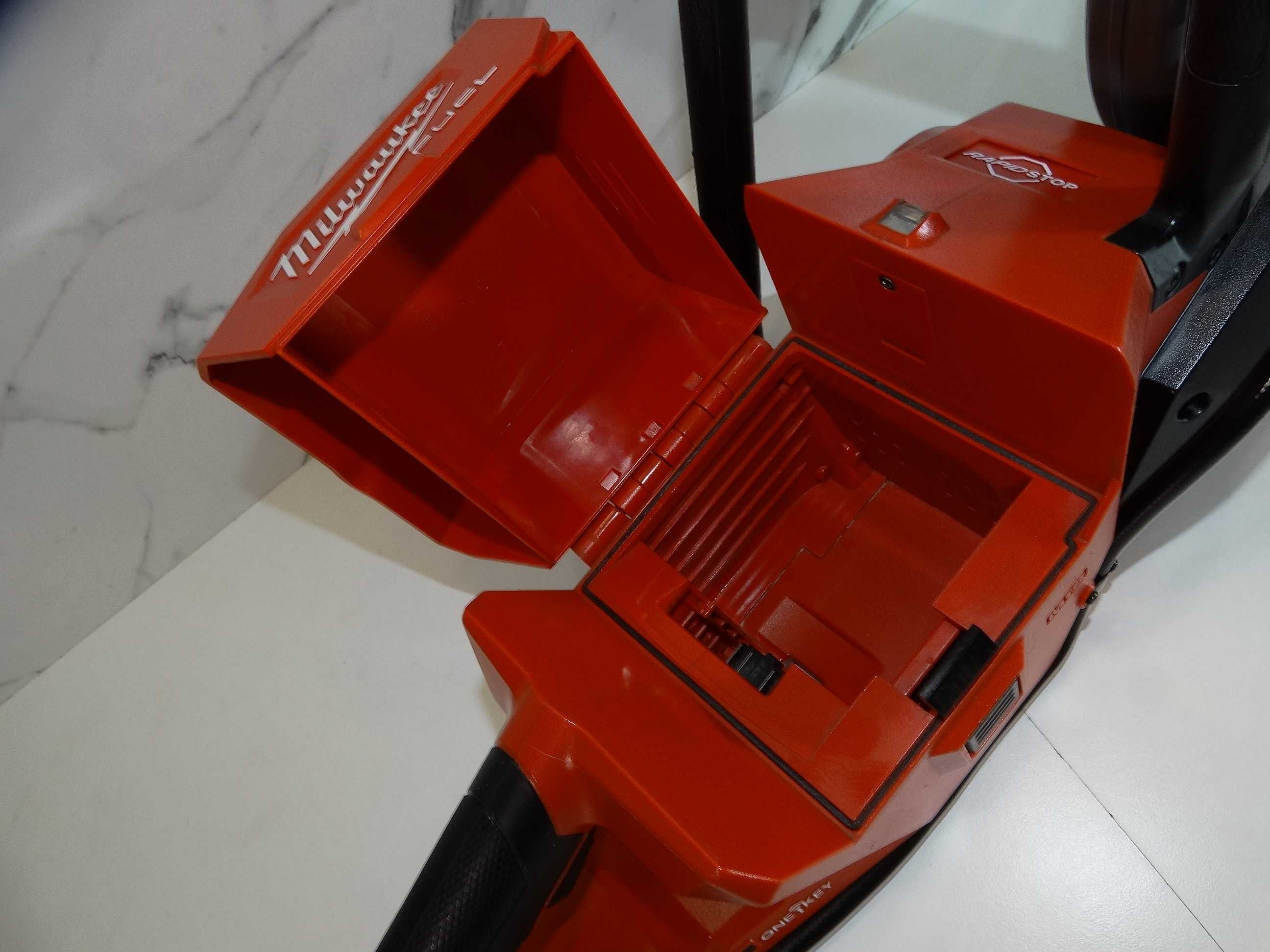 Milwaukee M18 FCOS 230 - Акумулаторен фугорез / дискова резачка
