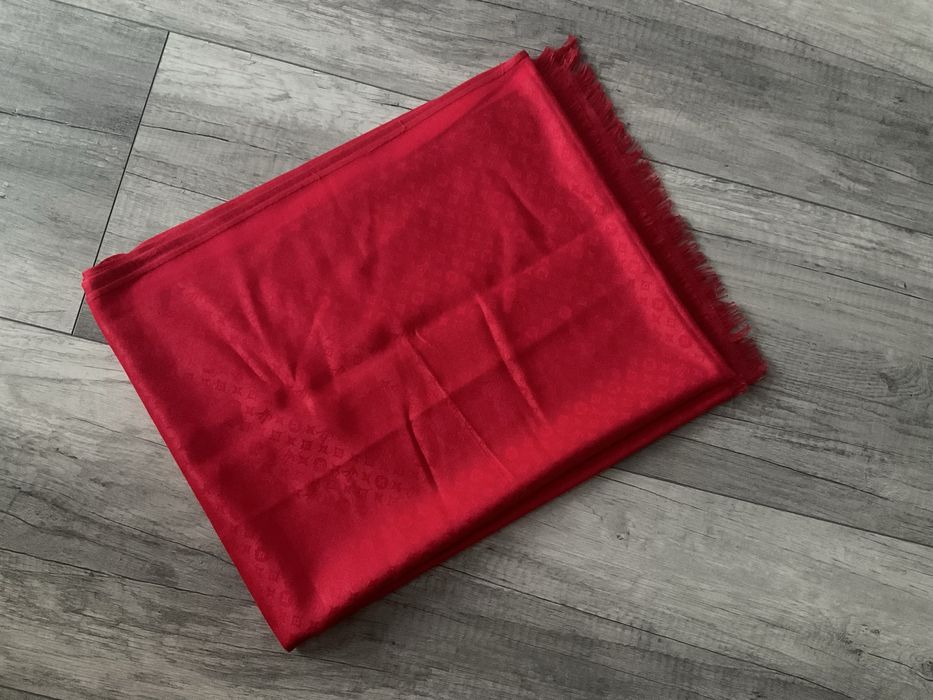 Esarfe Louis Vuitton impecabile