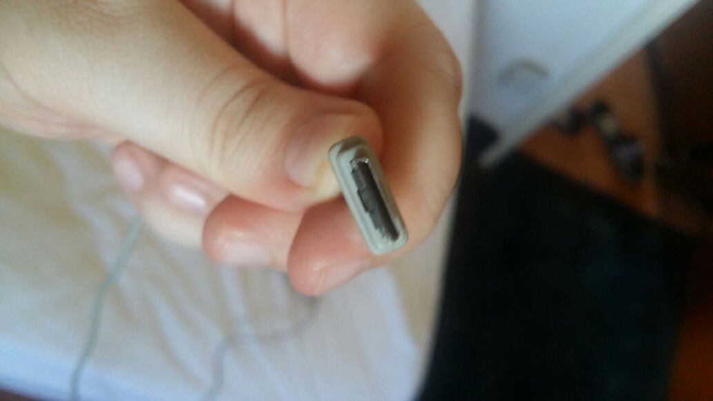Vand accesorii Samsung SGH E250 cablu date, casti, incarcator