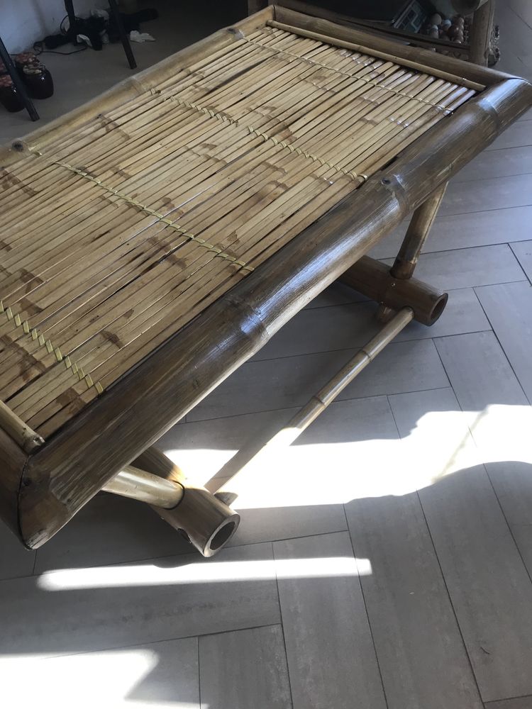 Журнальный столик из бамбука