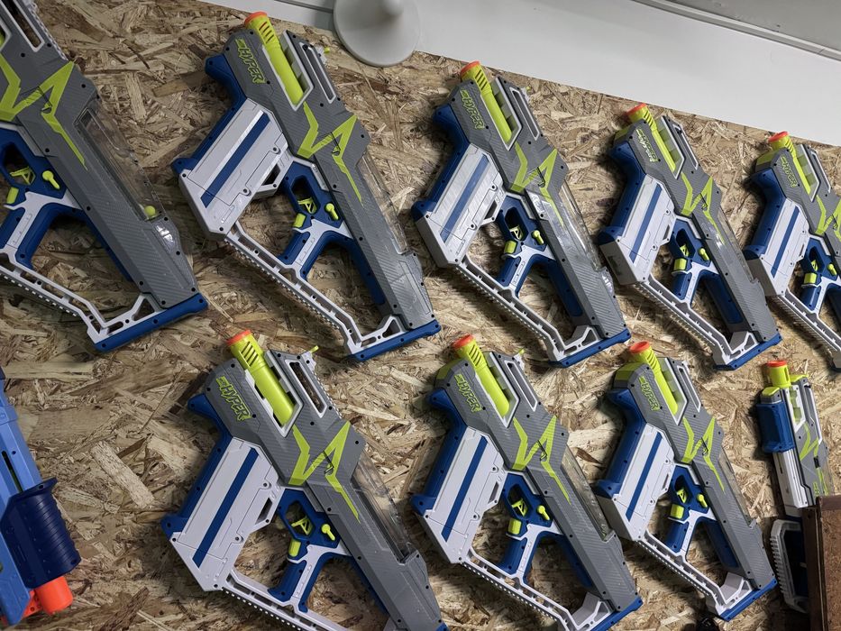 Бластеры нерф с резиновыми пулями и экипировкой в комплекте