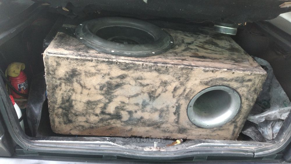 Срочно продаётся сабвуфер 15 размер