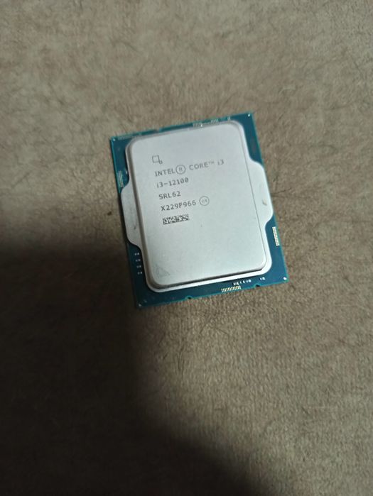 Процессор intel core i3 12100