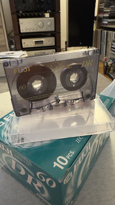 Casete noi Fuji DR 60 min - pret pe cutie de 10 buc