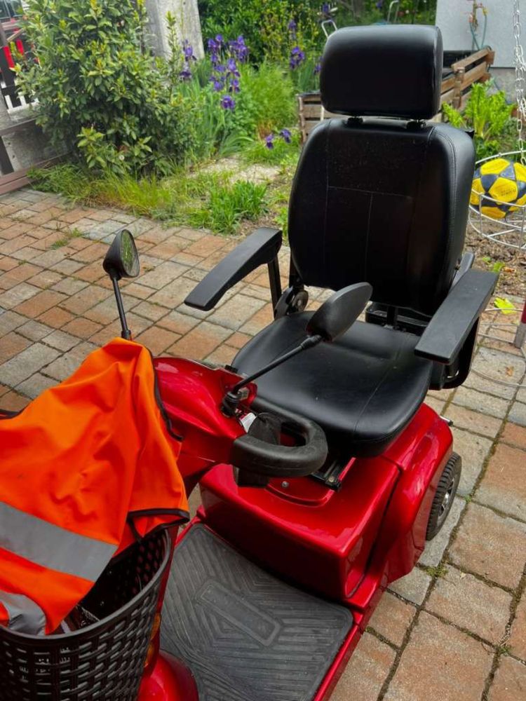 Scooter scuter electric /carucior elect/ persoane vartsnice