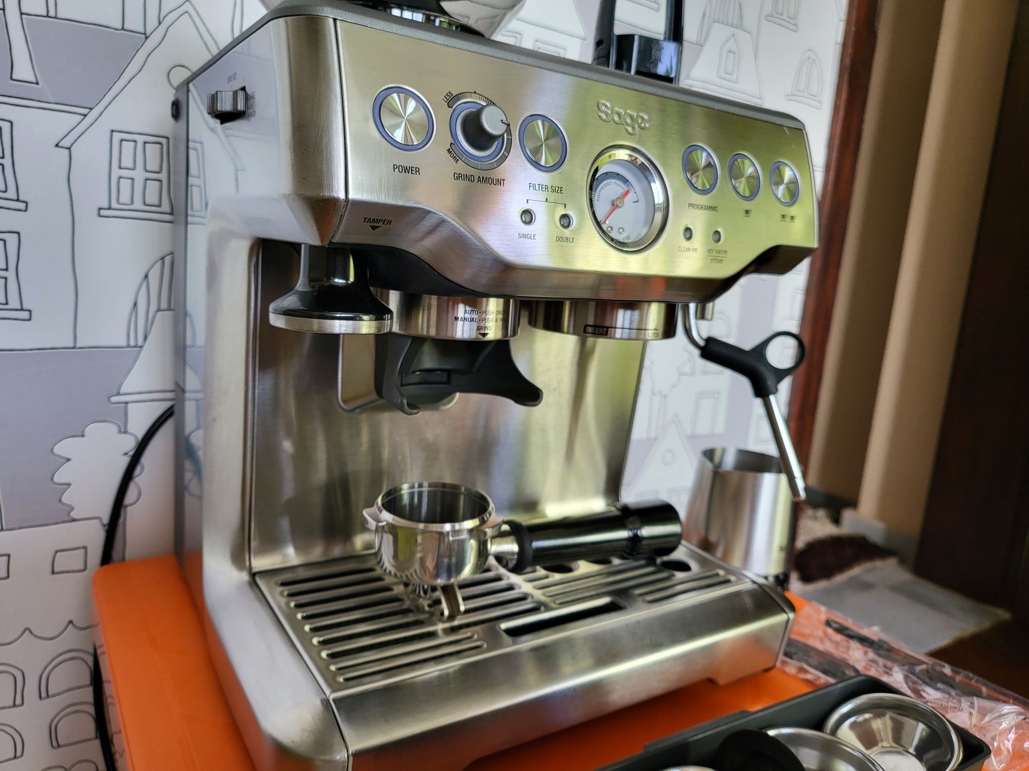 Еспресо машина SAGE Barista Express Кафемашина с кафемелачка