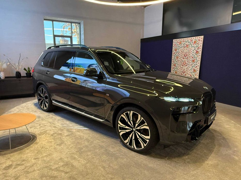 BMW X7 xDrive40i (G07) с гарантий в наличии