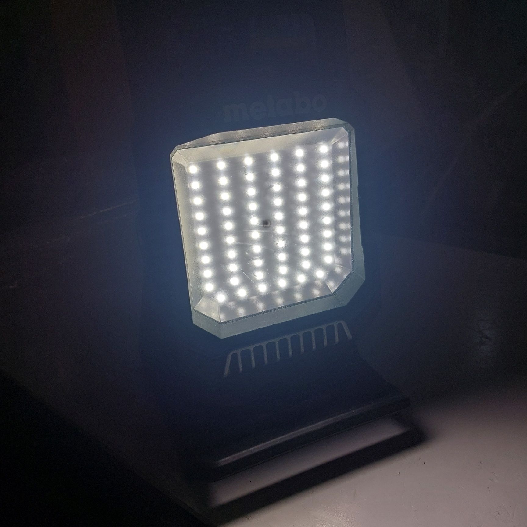 Акумулаторен Лед прожектор Метабо Metabo BSA 18 LED 4000