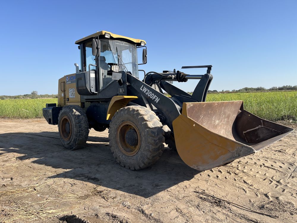 Xcmg lw300fn сотилади