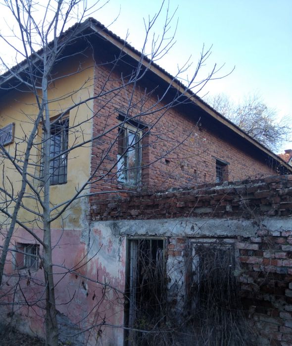 Продава сграда в с.Каменичка Скакавица