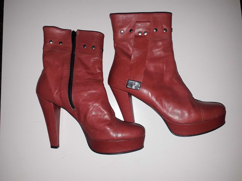 елегантни боти от естествена кожа