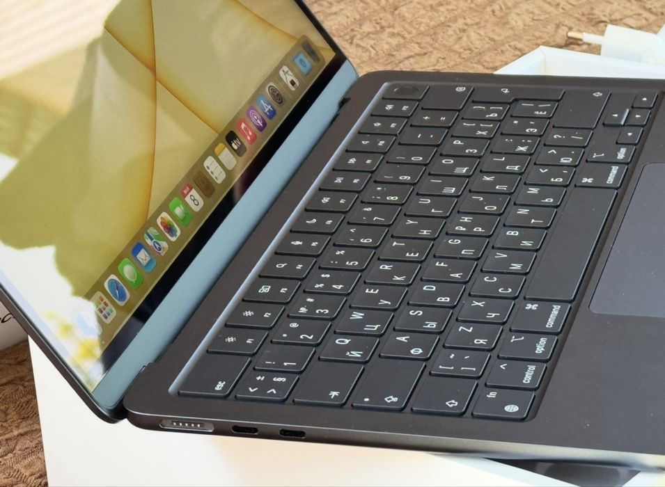 16GB RAM/Apple MacBook Air 13.6 M3 2025 EAC Midnight/SSD256GB/OZU16GB