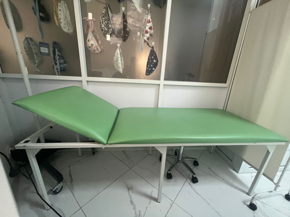 Кушетка, стол, шкаф ценна договорная