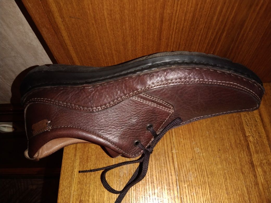 Туфли цвет коричневый мужские размер 42. Купленные в Германии.
