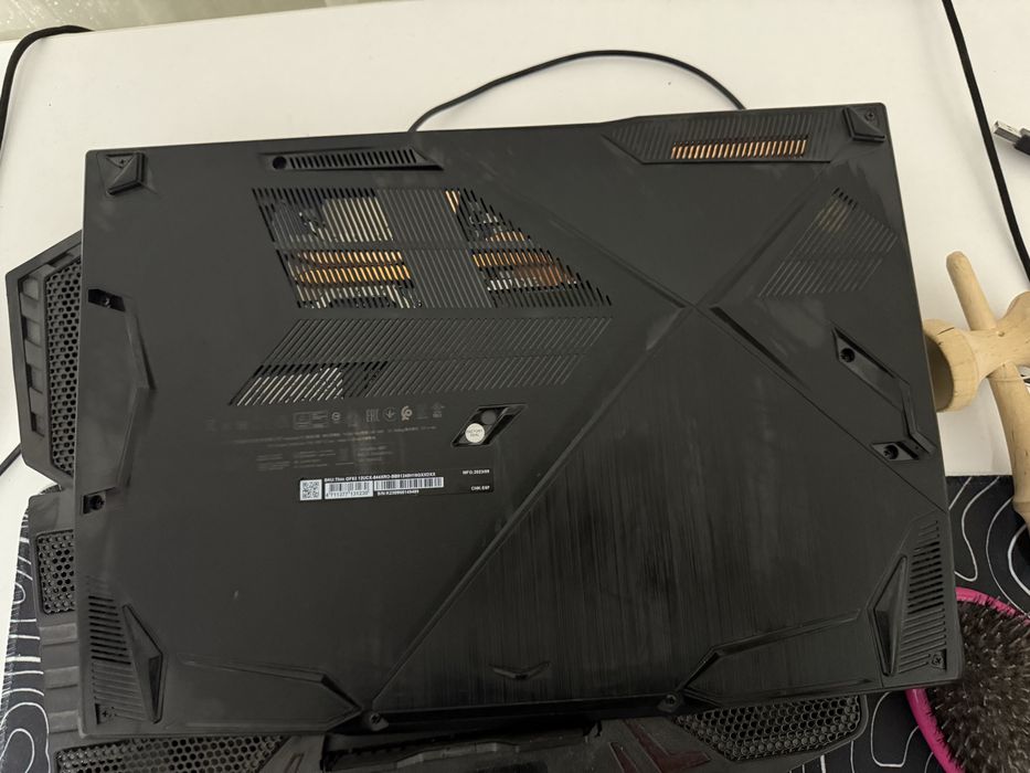 Laptop Msi bun si tare