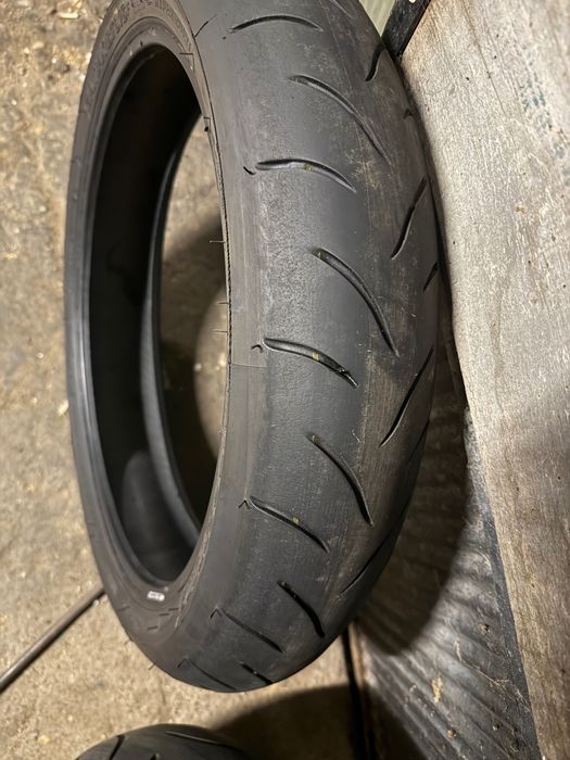 Гуми за пистов мотор