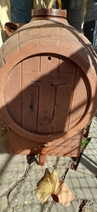 Butoi din plastic pentru vin 200 L