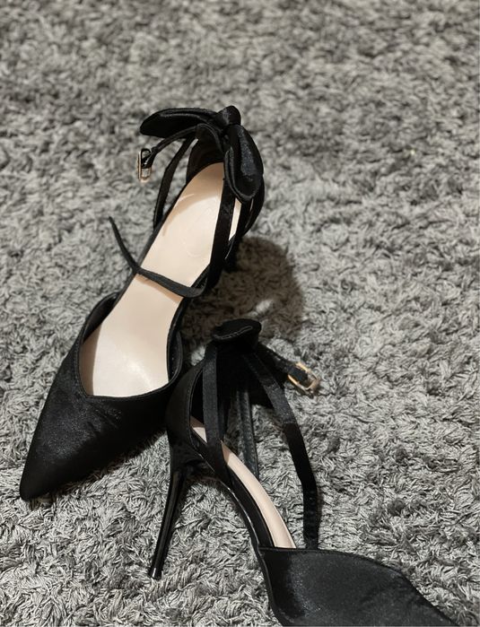 Pantofi stiletto