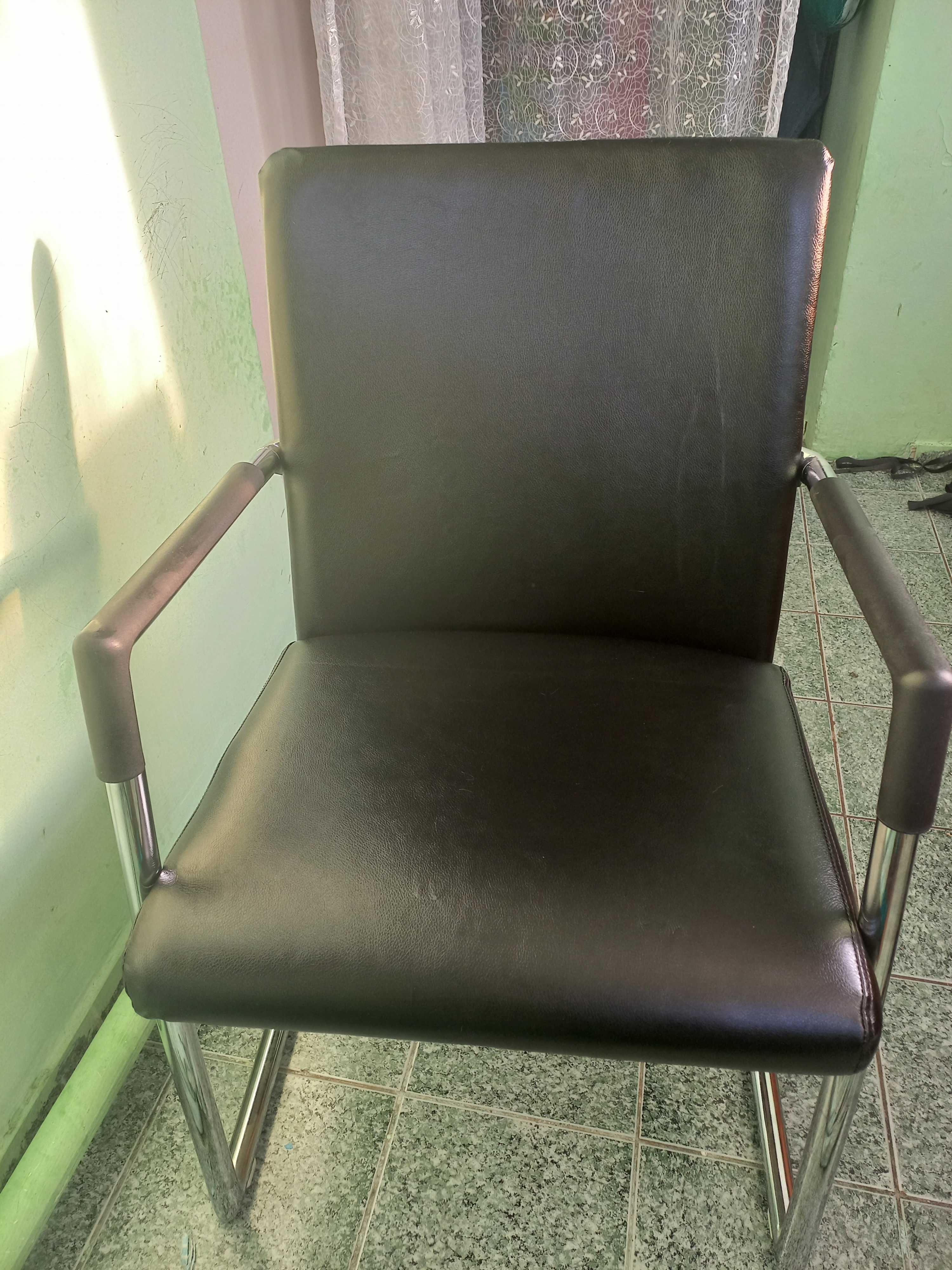 Перетяжка стульев качественный