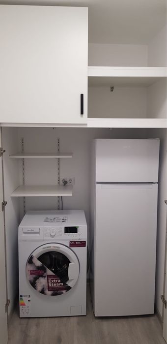 Închiriez apartament pe Bd Mihai Viteazu.