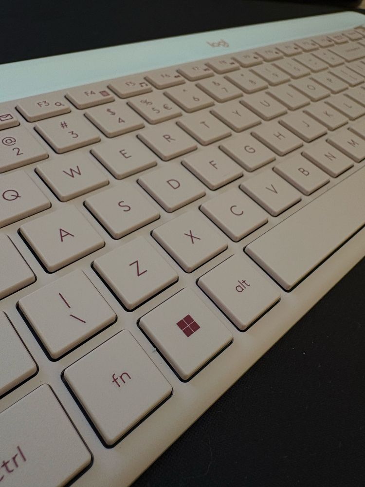 Чисто Нови мишка и клавиатура Logitech - MK470 Slim Combо с гаранция