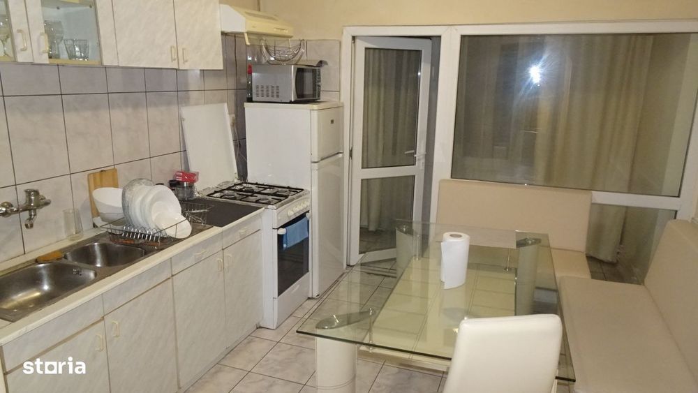 Vand apartament de 2 camere decomandat in Deva, zona I. Creanga + boxa