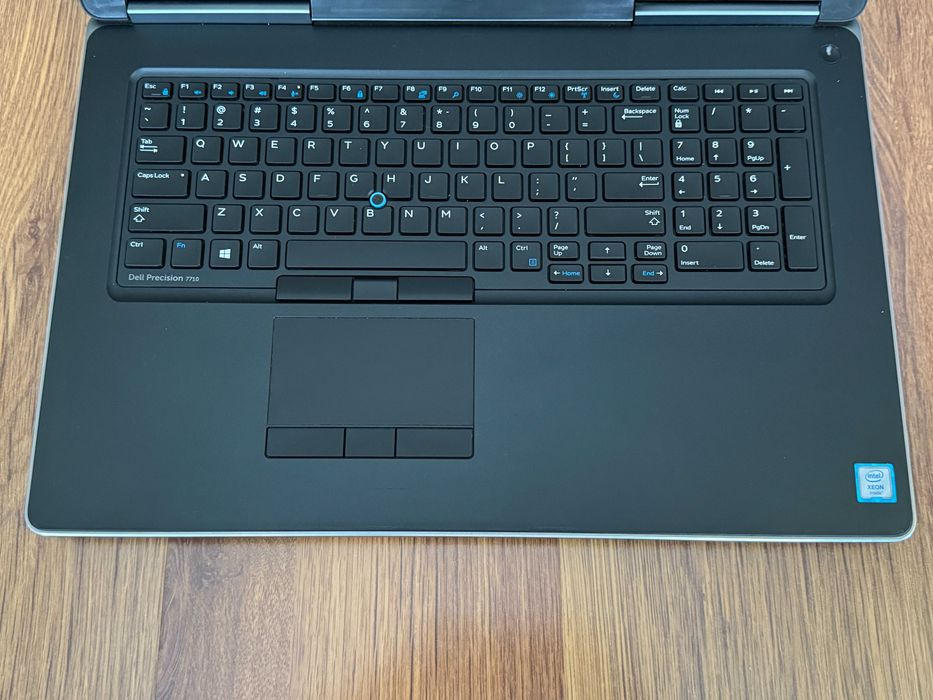 17.3' Xeon® DELL Precision 7710 64GB DDR4/256GB+1TB/Quadro M5000M 8GB