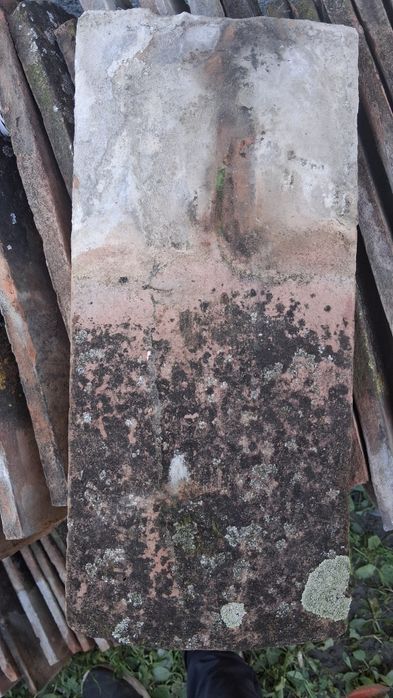 Țiglă mică tip solzi