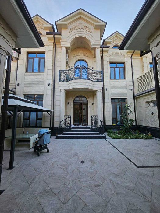 Амир Темур махалля недалеко  ресторан "Трюфель" 3.2 сот 330 кв.м евро