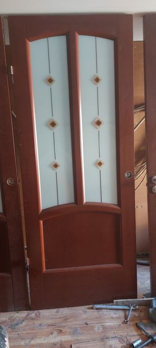 Дверь межкомнатная продам срочно !