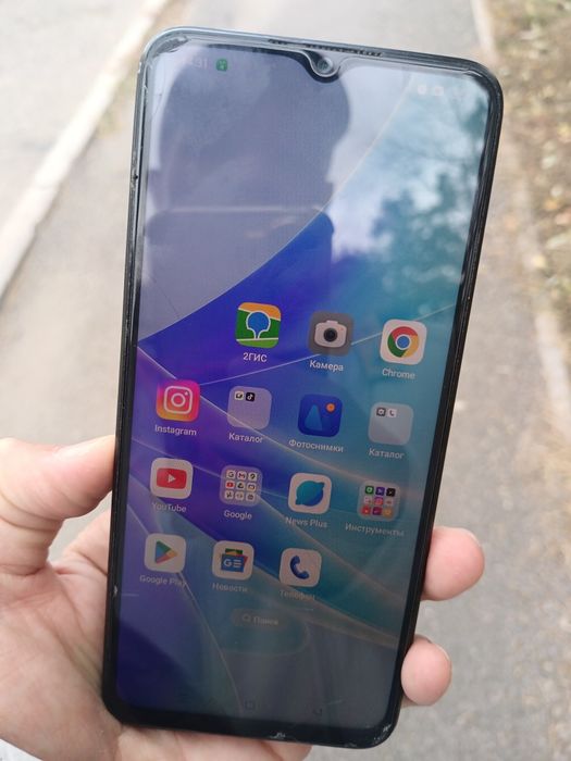 Oppo смартфон, 64 Гб память продам в хорошем состоянии.
