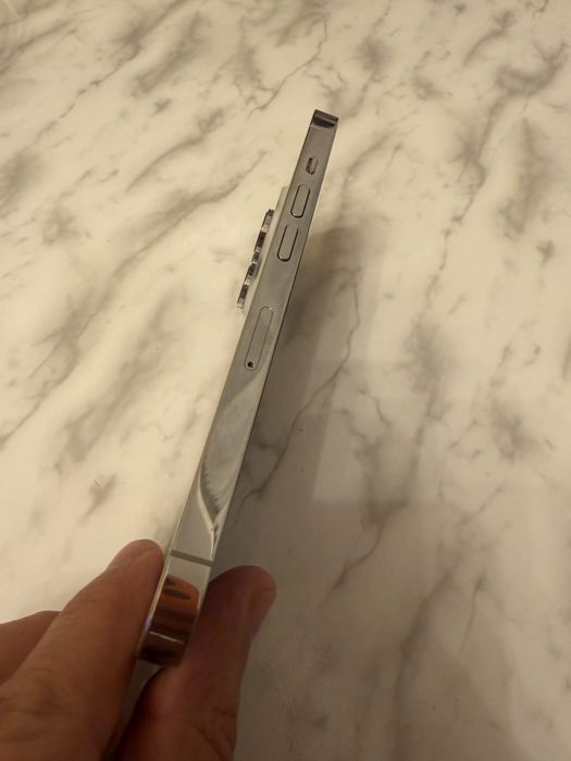 Prodava se Iphone 14 pro 128 gb