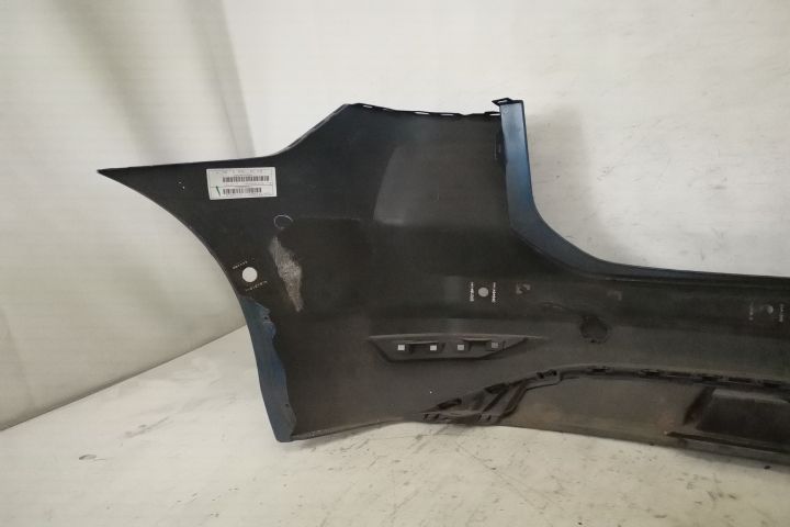 Оригинална задна броня със сензори и престилка във добро състояние Фол