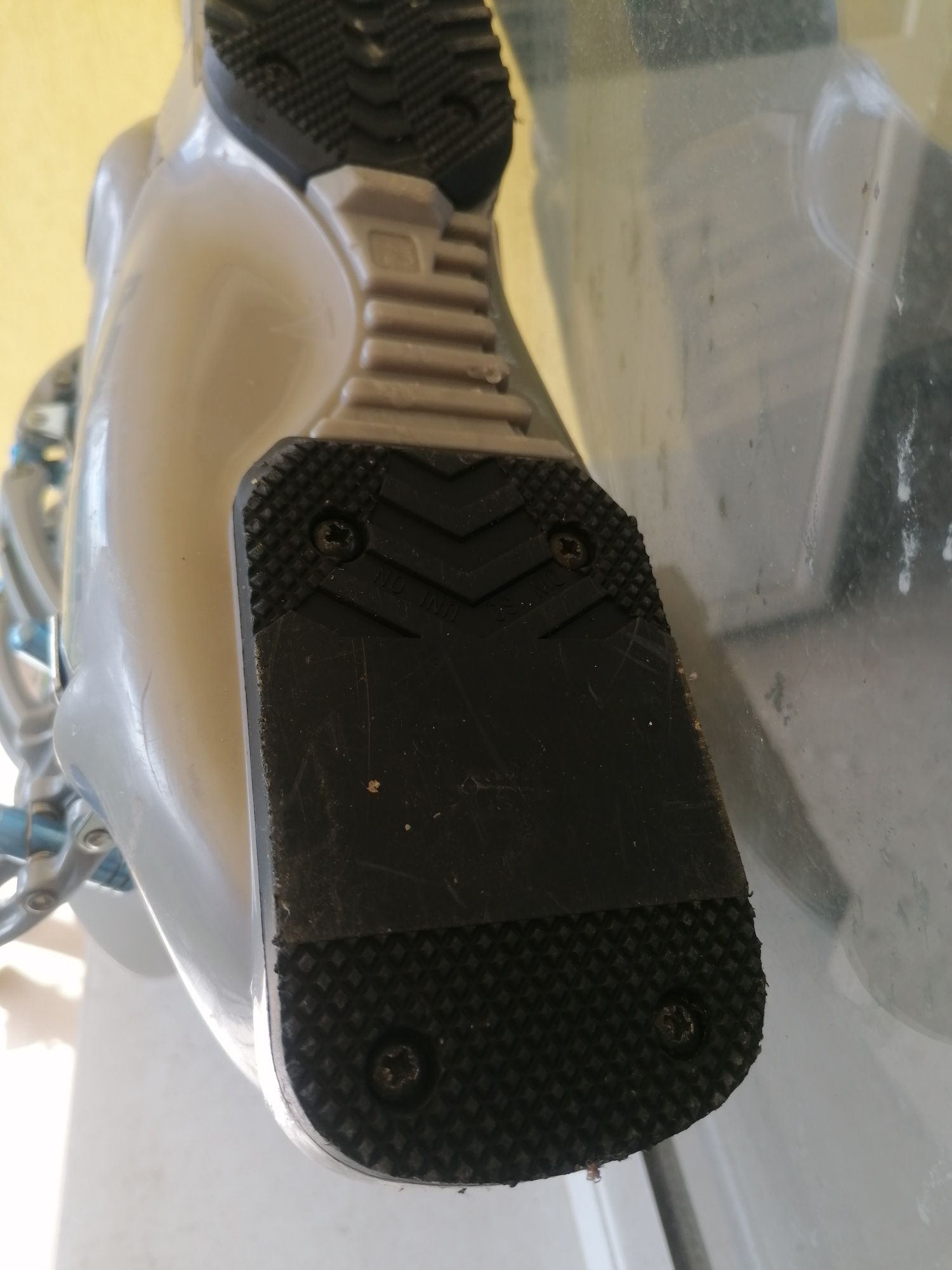 Комплект династар автомати тиролия обувки щеки