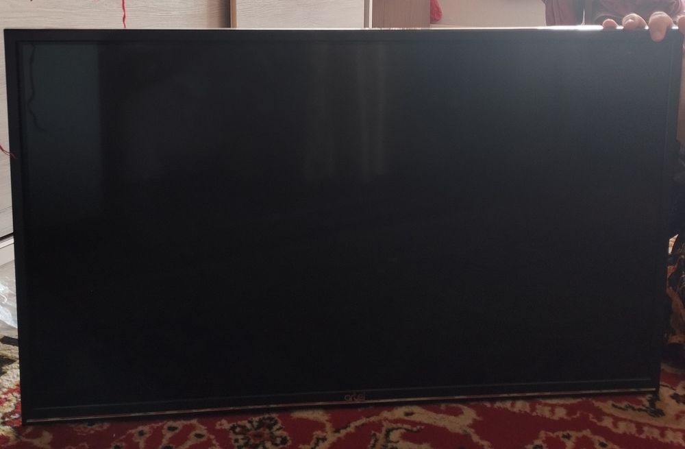 Televizor sotiladi artel smart aybi yuq