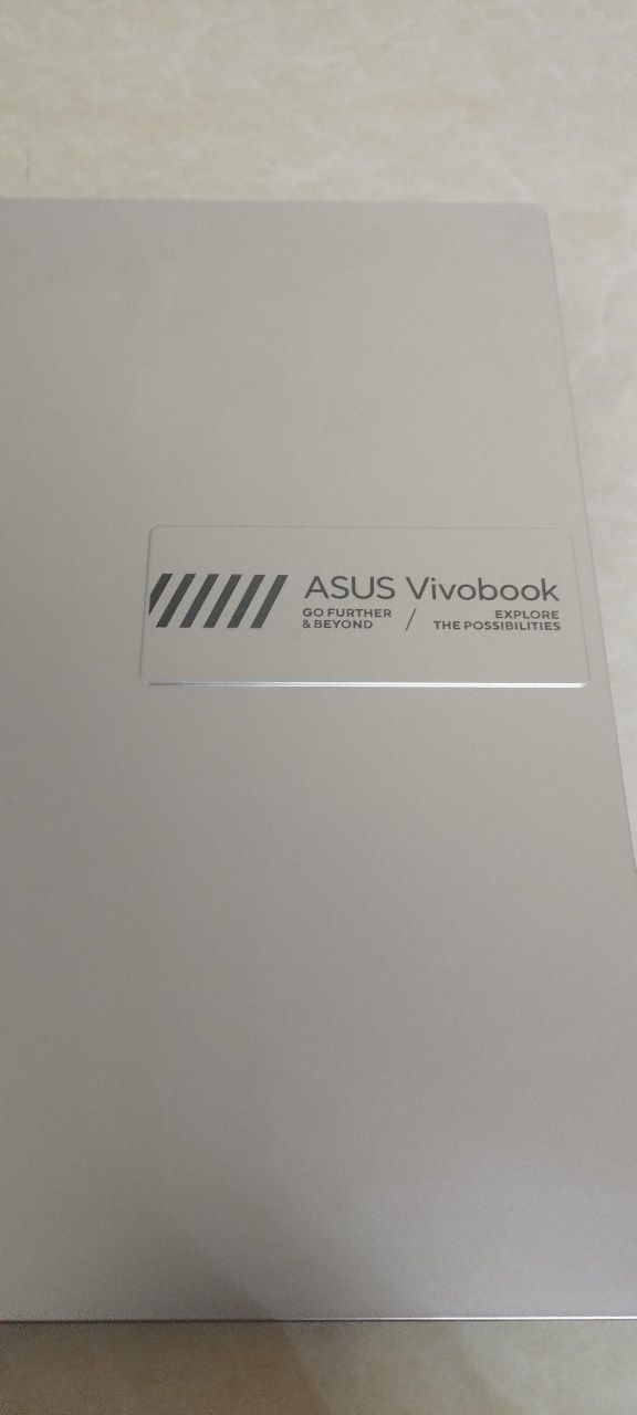 Asus vivobook sotiladi