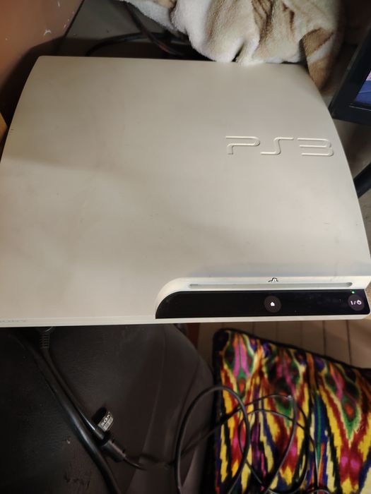 Plesteshin 3 xotirasi 320gb ishlashi zo'r 20 ta oyni bor