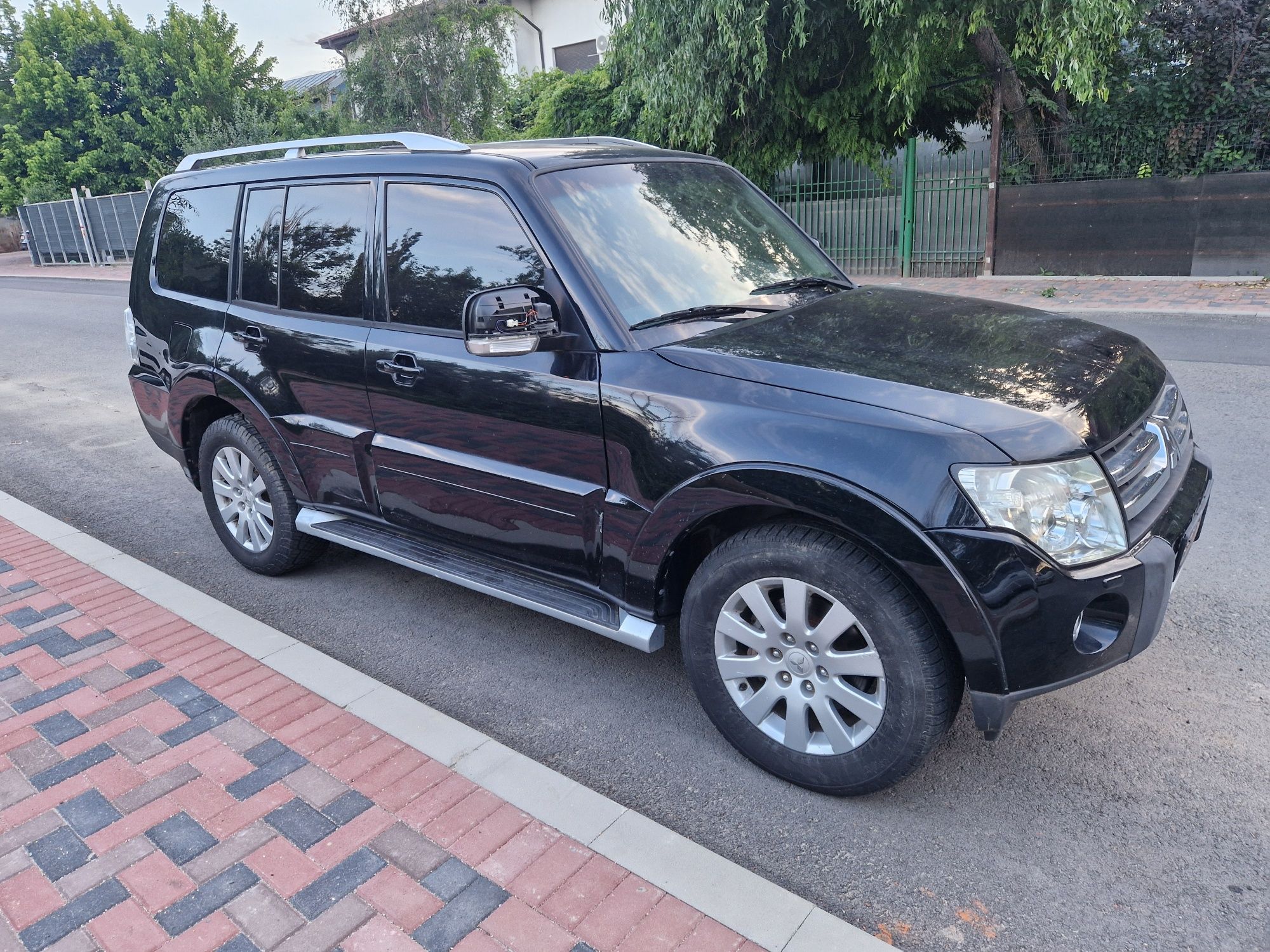 Dezmembrez mitsubishi pajero 4 an 2008