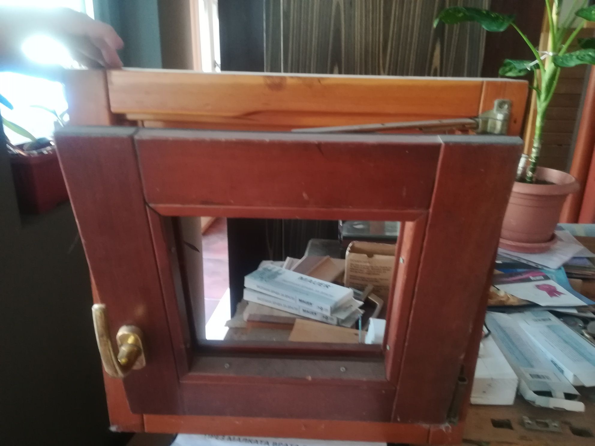 Фреза автоматична за изработване на дървена дограма