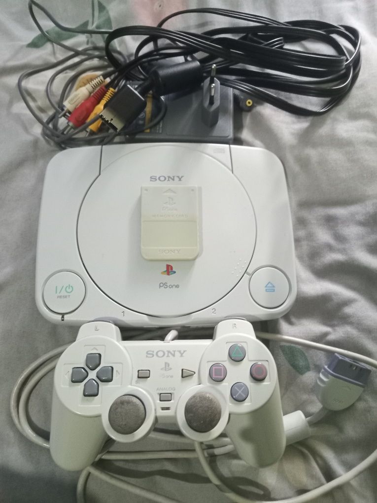 Playstation 1 One Slim Sotiladi